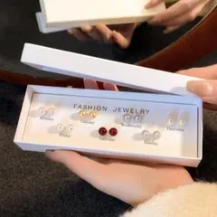曜日ごとのカラフルパールピアスセット