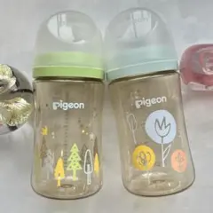 Pigeon 母乳実感プラスチック製哺乳瓶 240ml tree Flower