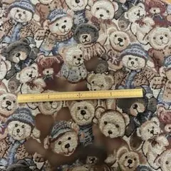 クマ柄の生地 はぎれ 約48cm x 30cm 2枚