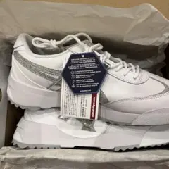 1183b412 オニツカタイガー　ホワイト／ピュアシルバー　サイズ26㎝