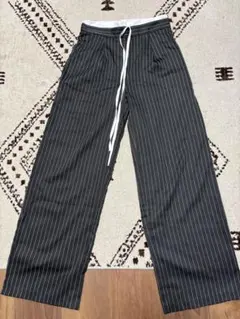 グレーストライプ ワイドパンツ