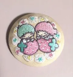 サンリオ 刺繍缶バッジ リトルツインスターズ