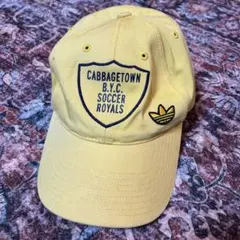 adidas キャップ　イエロー