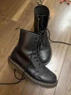 Dr. Martens 8ホール ブーツ ブラック 38のサムネイル