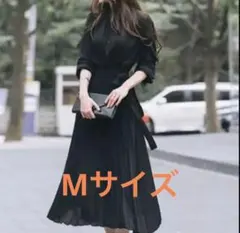 お洒落　プリーツワンピース　Mサイズ　黒