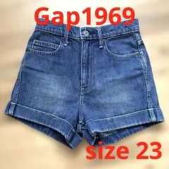 Item thumbnail for item c9f7ffcf-eba3-40c1-8c2a-52603e0c2b58