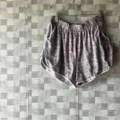 グレー系ストライプショートパンツ