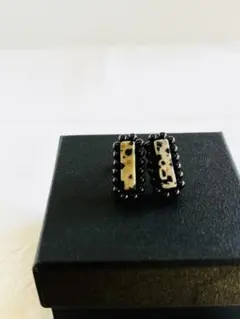 【天然石刺繍／ピアス】ダルメシアンジャスパー×ブラックスピネル