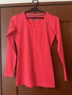 UNDER ARMOUR 長袖インナーのサムネイル