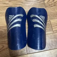 サッカー、すね当て