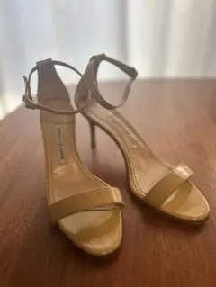 美品✨️マノロブラニク ストラップ サンダル パンプス 36 レオパードエナメル STB1123S0296_zo_a101.jpg