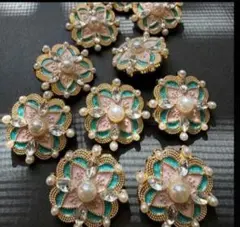 【新品】ボタン　花モチーフ パール装飾 5個セット　ハンドメイド　手芸