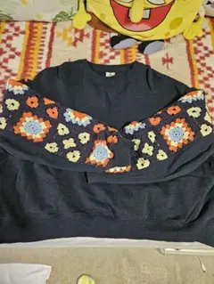 ネイビー刺繍 トレーナー 　niko and…