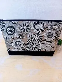 オムツポーチ(アンティークフラワーグレー×ブラック)