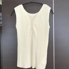 niko and... アイボリー ノースリーブ Vネック　春夏秋