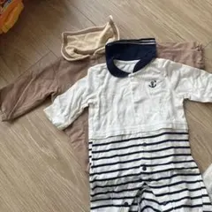 2着セット　ベージュ・ホワイトストライプロンパース