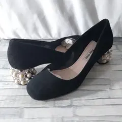 保存袋付美品✨miumiu　スウェードパンプス　チャンキー　ビジュー×パール　黒