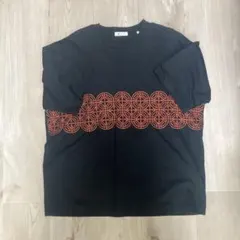 黒 赤模様 半袖Tシャツのサムネイル