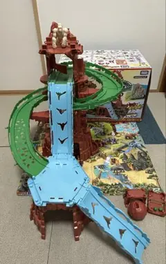 アニア　変形！ビッグフォールマウンテン ホワイトキングゴリラ