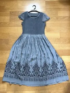 刺繍入りグレーのワンピース M〜Lサイズ