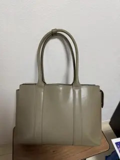 フェラガモ レザートートバッグ ベージュ ゴールド金具 比較的美品