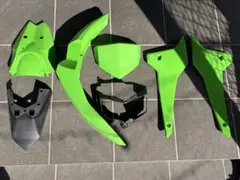 【希少】KLX250 キャブ車用 外装一式&シートセット KAWASAKI KLX250「外装一新」 | ウェビックコミュニティ