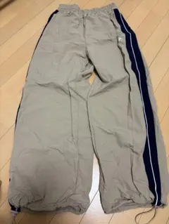 ベージュ サイドストライプ カジュアルパンツ