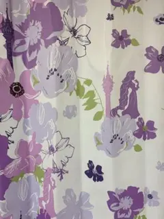 Disneyラプンツェル　幅100✖️丈110 2枚セット紫色の花柄カーテン
