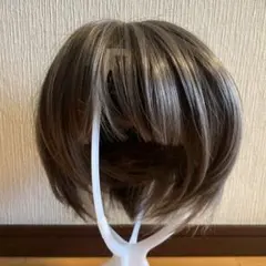 ブライトララ　ショートウィッグ　アッシュオリーブベージュのサムネイル