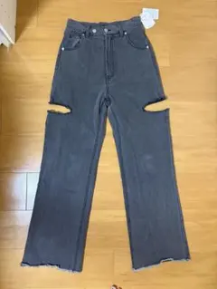 Chico サイドスリットダメージ デニムパンツのサムネイル