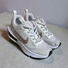 Nike ホワイト/ベージュ スニーカー