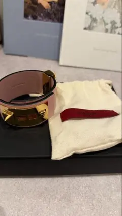 VALENTINO レザーブレスレット ピンク ゴールドのサムネイル