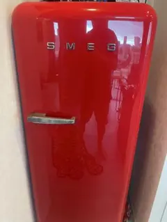 SMEG オレンジ冷蔵庫 レトロスタイル　34L 100v SMEG オレンジ冷蔵庫 レトロスタイル 34L 100v - メルカリ