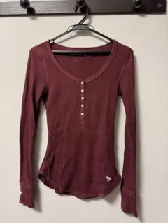 Abercrombie & Fitch バーガンディ 長袖 Tシャツ XS