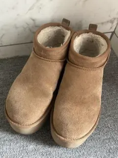 UGG スエード モカシン ブラウン - メルカリ