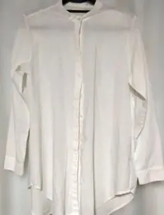 ホワイト長袖シャツ