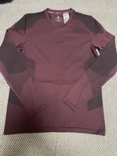 アディダスランニングシャツ