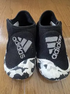adidas キッズサンダル 黒/カモフラージュ