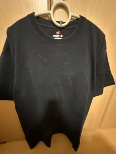 黒のコットンTシャツ
