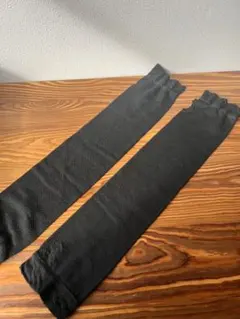 【新品未使用品】黒 アームカバー メッシュ 親指穴あり UV対策