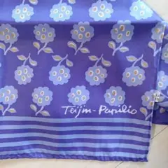 新品未使用　紫色 花柄スカーフ