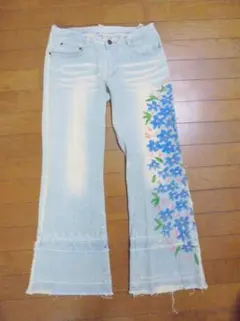 花柄手書きジーンズ　ダメージ加工
