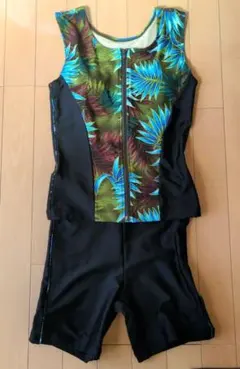 お値下げ♬　トロピカル柄 スポーツ用水着 セット