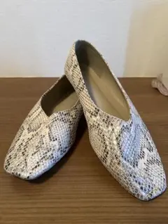 LEPSIM ヘビ柄 フラットシューズ