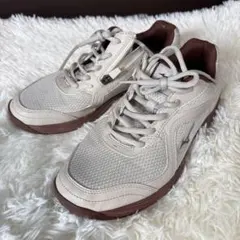 【極美品】MIZUNO ウォーキングシューズ　サイドジップ24.5㎝　ベージュのサムネイル