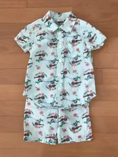半袖シャツとショートパンツセット