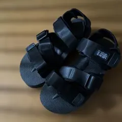 SUICOKE 厚底 スポーツサンダル ブラックのサムネイル