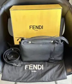 【FENDIフェンディ】バイザウェイ ミディアム《ブラック》のサムネイル