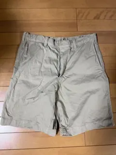 ユニクロ　チノショートパンツ ベージュ Mのサムネイル