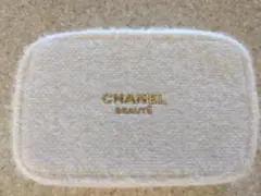 CHANEL BEAUTÉ ポーチ　新品未使用品　箱つきのサムネイル